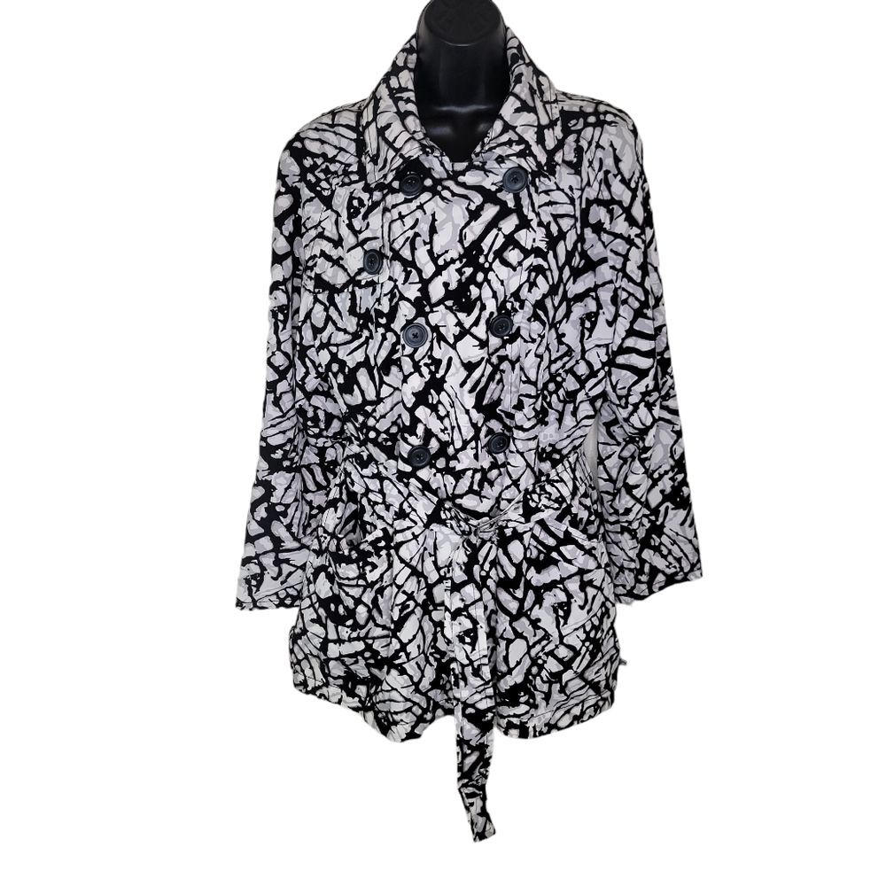 Chico's Zenergy Belted Trench Coat Size 2 (Large)